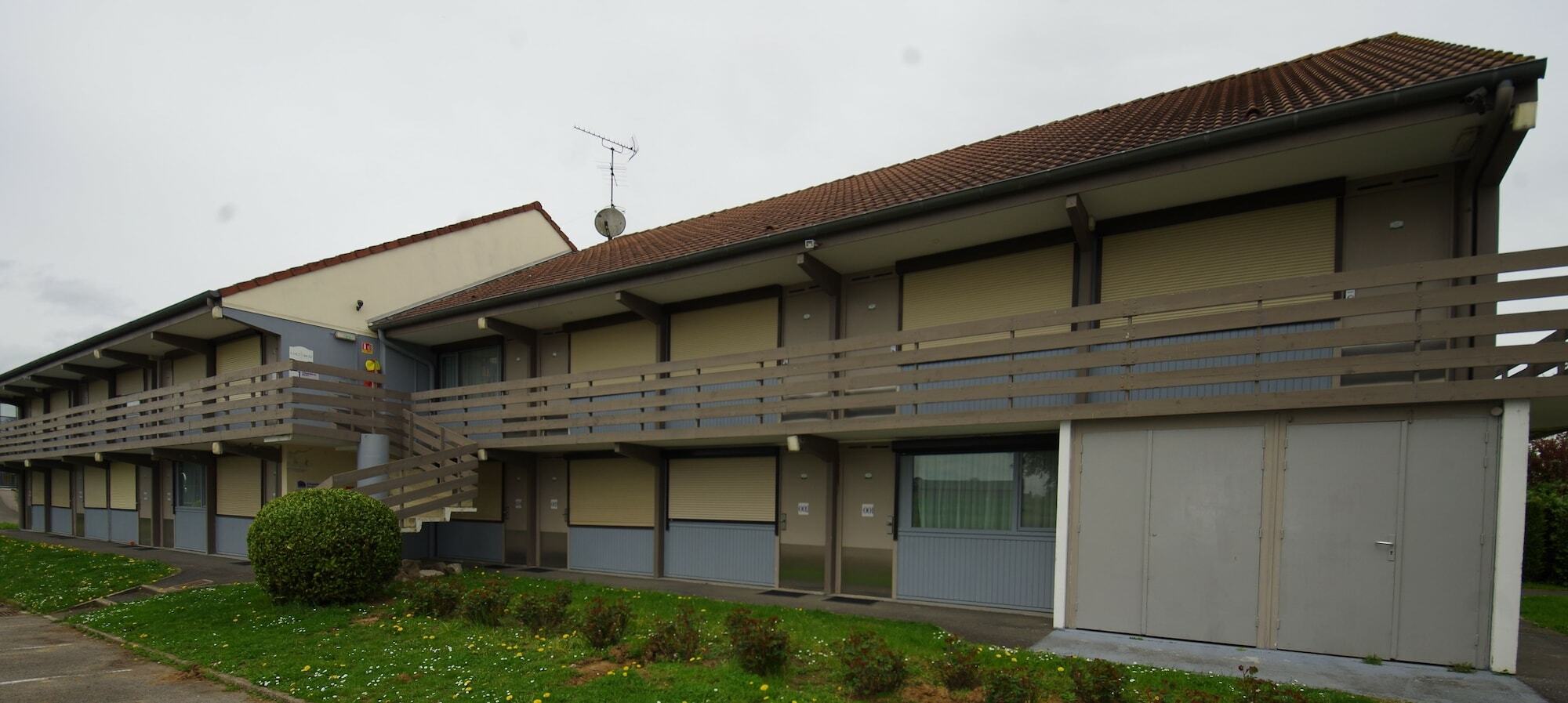 Kyriad De Hotel 3*